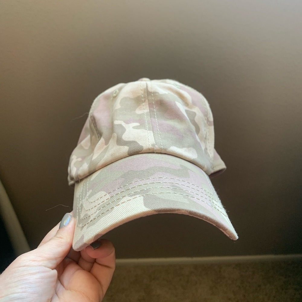 Tan camo hat